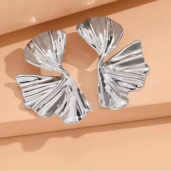 Jewelry - NEW Silver Abstract Statement Earrings